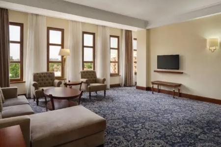 Ramada by Wyndham Almaty - 11