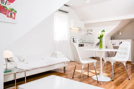 Divota Apartment - 166