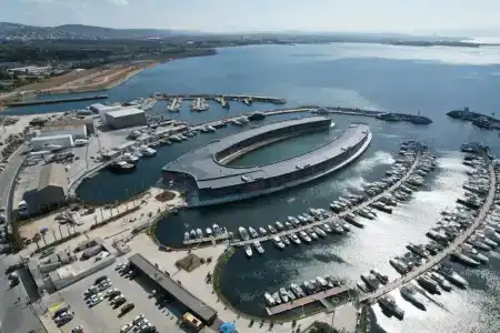 Crowne Plaza - Istanbul Tuzla Viaport Marina, An Ihg - 1