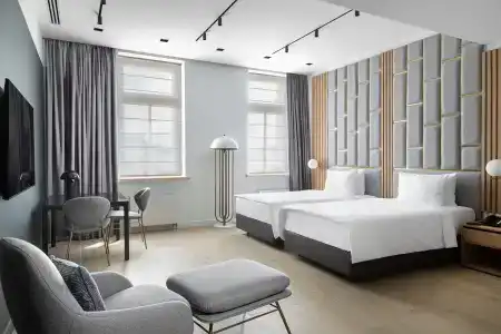 The Basilian Minsk, Curio Collection By Hilton - 19