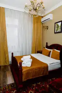 Royal Antique - 40