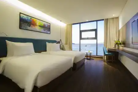 Maximilan Danang Beach - 7