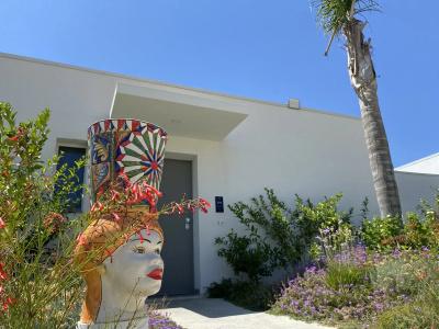 Doric Boutique - 14