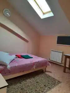 Valerie - 23