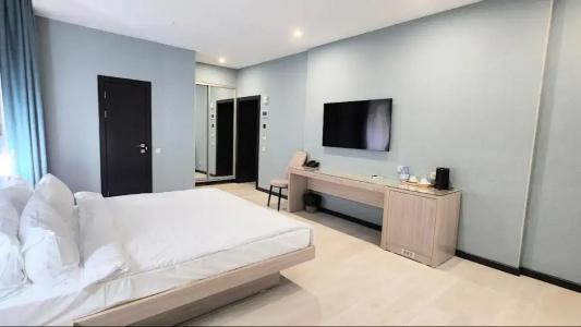 Resident Delux - 4