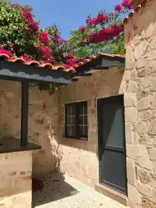 Solo Boutique - 1