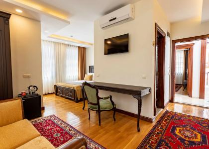 WOO Town Suites - 48