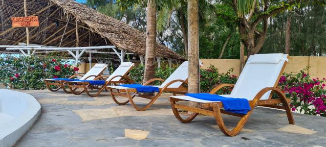 Sunny Palms Beach Bungalows - 6
