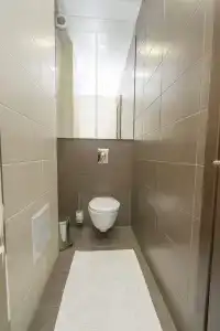 Шикарная квартира с высокими потолками в тихом центре! - 9