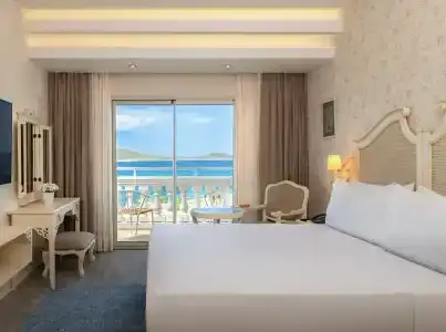 DoubleTree by Hilton Cesme Alacati Beach Resort - 39