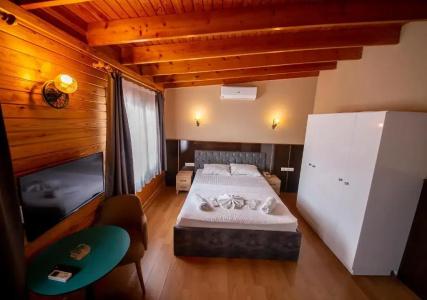 Royal Garden Suite - 12
