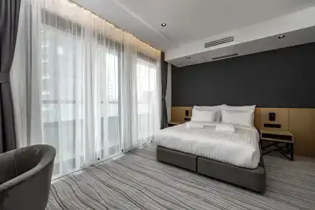 The Grandeur - 90