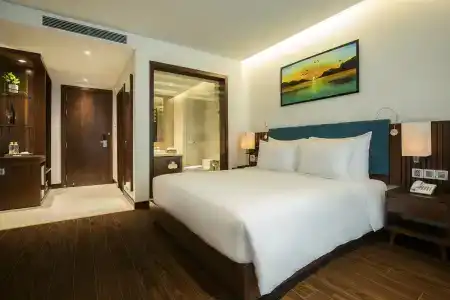 Maximilan Danang Beach - 21