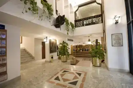 Golden Tulip Flamenco Cairo - 12