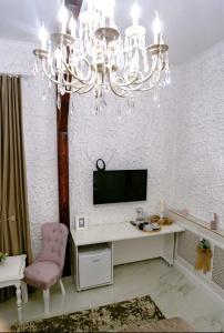 Silver House - 79
