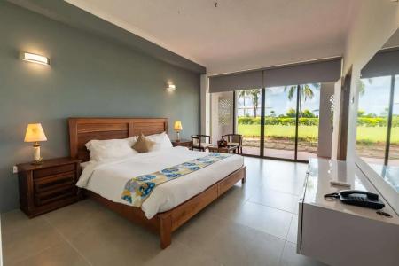 Golden Tulip - 24