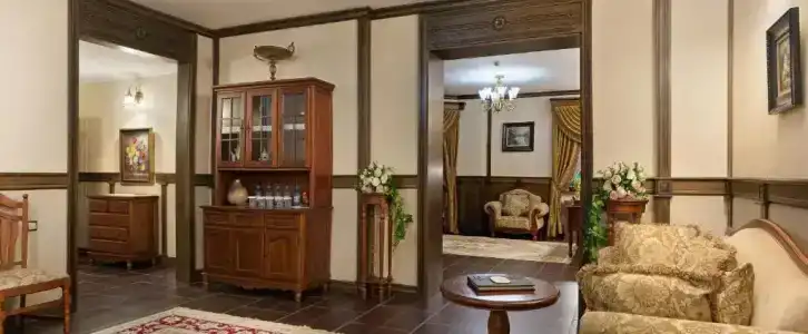 Boutique Traditional - 11