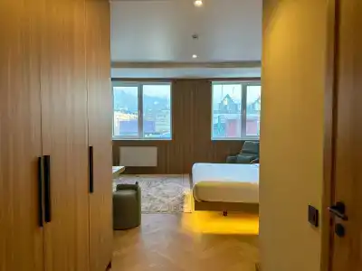 Resident Abay - 59