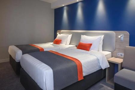 Holiday Inn Express Almaty - 26
