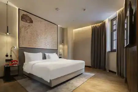 Radisson Red - 24
