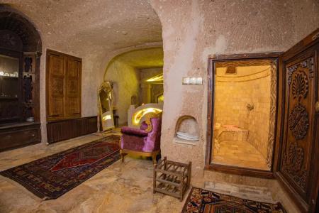 Royal Cave - 102
