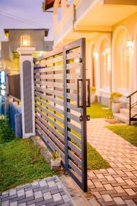 Shamaz Galle - 6