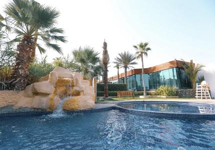 Dubai Marine Beach Resort & Spa - 1
