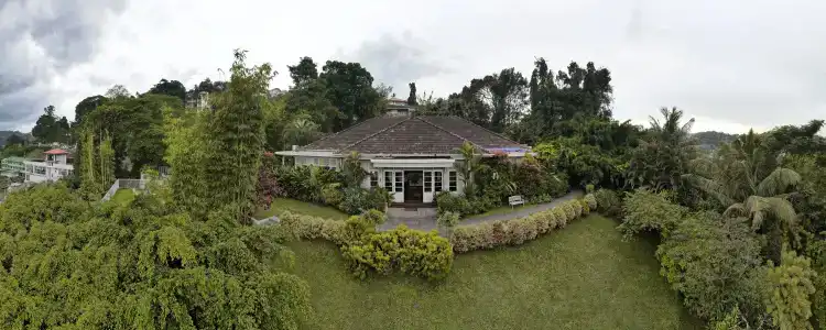 Castle Hill Bungalow - 0