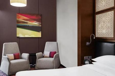 Four Points by Sheraton - 8