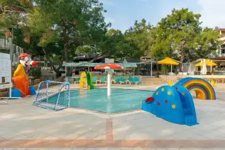 Pirate's Beach Club - 13