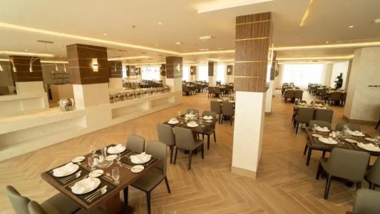 The Plaza & Resort - 21
