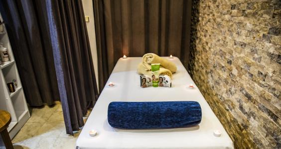 Lapis Inn & Spa ( Ex. Ambassador) - 35