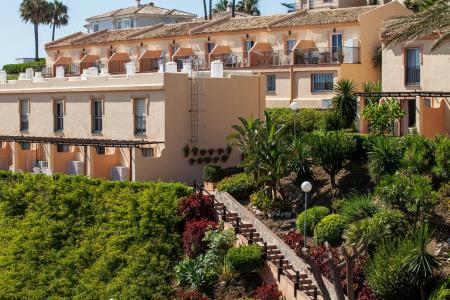 Ramada & Suites by Wyndham Costa del Sol Fuengirola - 2
