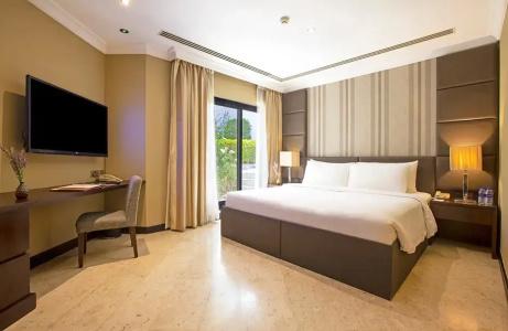 Dubai Marine Beach Resort & Spa - 59