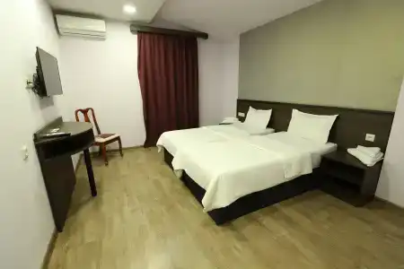 Riverside Guest House - 24