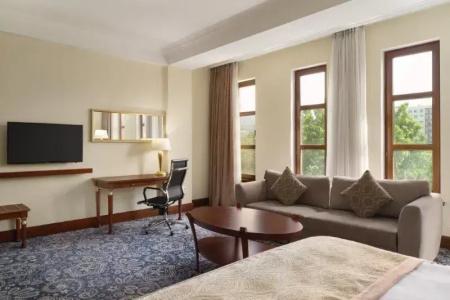 Ramada by Wyndham Almaty - 10