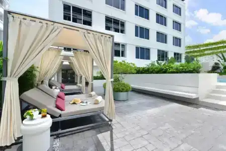 Centre Point Sukhumvit 10 - 27
