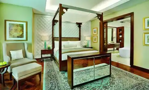 The Ritz-Carlton - 6