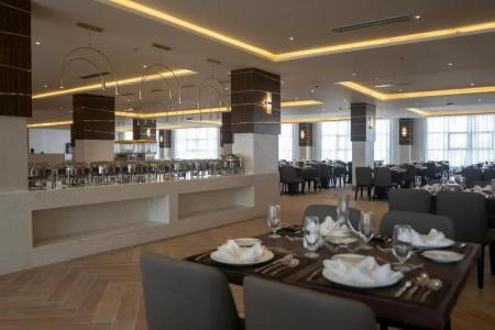 The Plaza & Resort - 39