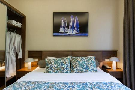 Seventeen Rooms - 1