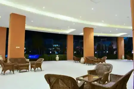 Parrotel Lagoon Resort - 8