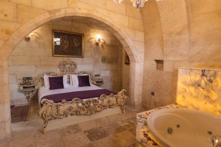 Solo Cave Suites - 144