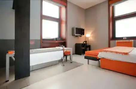 Orange - 39