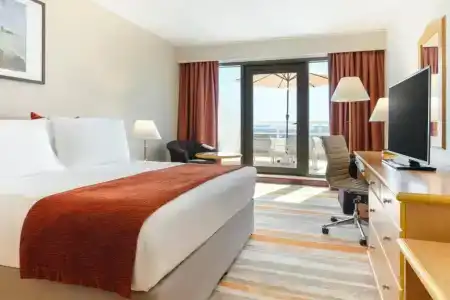 Crowne Plaza Muscat, An Ihg - 3