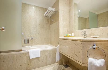 Dubai Marine Beach Resort & Spa - 51