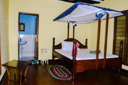 Zanzi Rest Bungalow - 5
