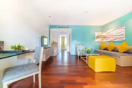 SwissôTel Suites Phuket Kamala Beach - Sha Plus - 10