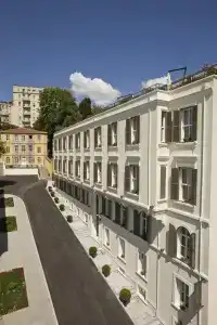 Tomtom Suites - 0