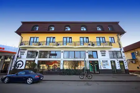 Raffinad MiniHotel - 3