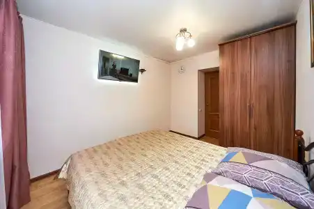 Двухкомнатная кв. на Ул. Нахимова - 8